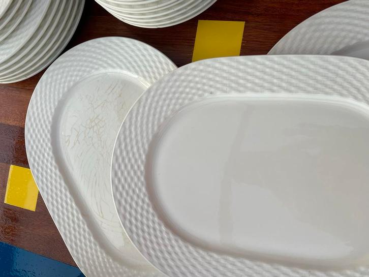 Servies - Borden, Schalen, Kommen, kop en schotels HEMA, Huis en Inrichting, Keuken | Servies, Gebruikt, Bord(en), Effen, Keramiek