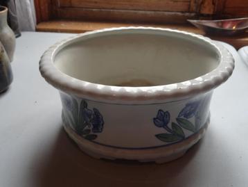 mooie schaal op 3 pootjes, heel mooi voor een bloemstuk    beschikbaar voor biedingen