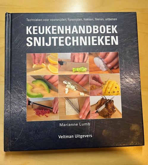 Keukenhandboek snijtechnieken ZGAN : VRIJ BIEDEN, Boeken, Kookboeken, Zo goed als nieuw, Ophalen of Verzenden