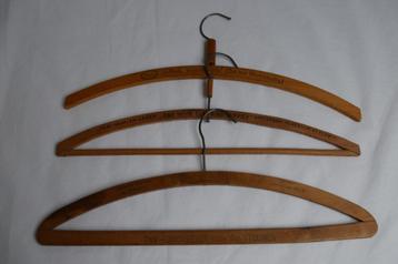 Antieke houten kleerhangers - UNIEK beschikbaar voor biedingen