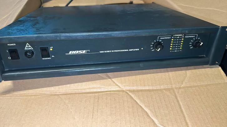 Bose 1800 series vI professional Amplifier teab, Muziek en Instrumenten, Versterkers | Keyboard, Monitor en PA, Zo goed als nieuw