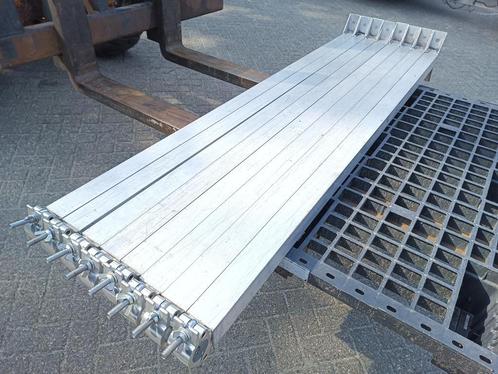 Aluminium staanders / ophangbuizen / down rigger / truss, Huis en Inrichting, Lampen | Hanglampen, Zo goed als nieuw, 75 cm of meer