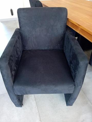 6 zwarte eettafelstoelen beschikbaar voor biedingen