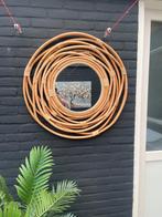 Grote 75 cm rotan spiegel, Huis en Inrichting, Woonaccessoires | Spiegels, Ophalen of Verzenden, Zo goed als nieuw, Minder dan 100 cm