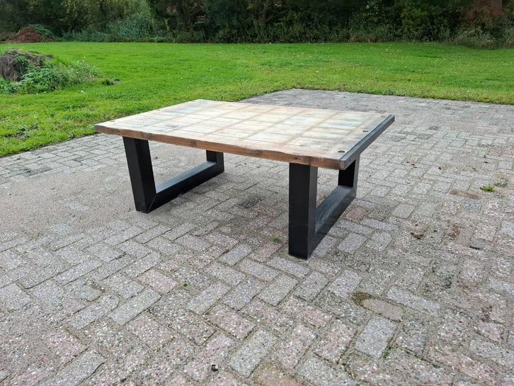 Mooie Tuintafel - Robuust Design, Huis en Inrichting, Tafelonderdelen, Ophalen of Verzenden