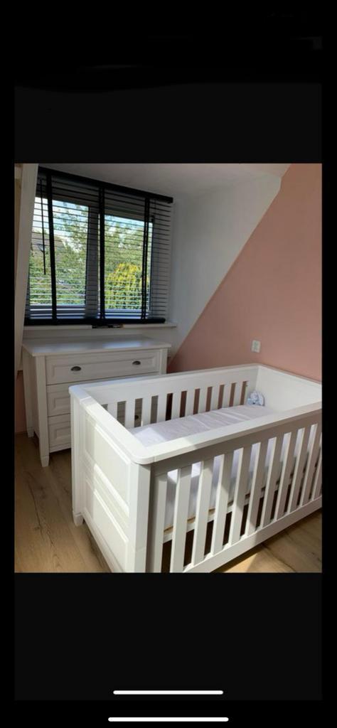 Marbella Babykamer Set - (meegroei)Ledikant & Dressoir, Kinderen en Baby's, Babywiegjes en Ledikanten, Zo goed als nieuw, Ledikant