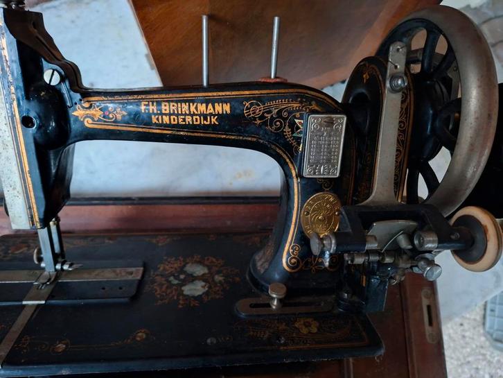 Antieke Naaimachine Gritzner F.H. Brinkmann KINDERDIJK., Antiek en Kunst, Antiek | Naaimachines, Ophalen of Verzenden