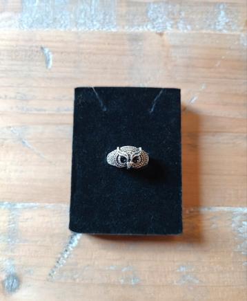 Nieuwe Verstelbare Uil Ring beschikbaar voor biedingen