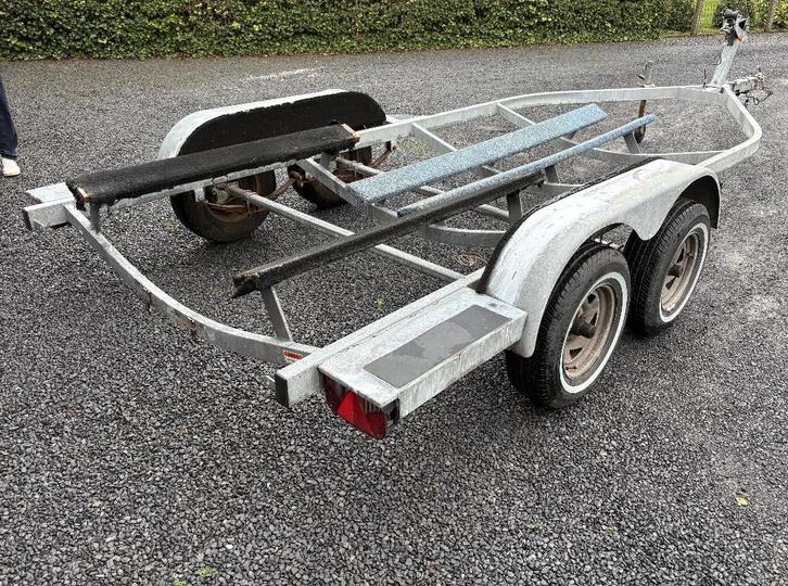 Amerikaanse dubbele as boottrailer voor middelgrote boot 7m, Watersport en Boten, Boottrailers, Gebruikt, 6 tot 9 meter, Geremd