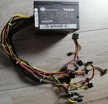 Cooler Master Thunder 700 watt voeding beschikbaar voor biedingen