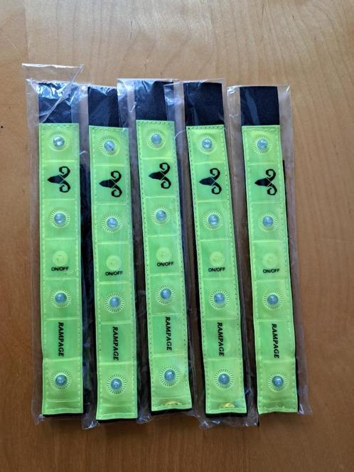 5x Rampage reflecterende veiligheidsband bovenarm led licht, Sport en Fitness, Overige Sport en Fitness, Nieuw, Ophalen