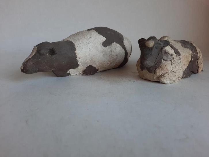 Twee koe beelden/sculpturen van Lucie Nijland, Antiek en Kunst, Kunst | Beelden en Houtsnijwerken, Ophalen of Verzenden
