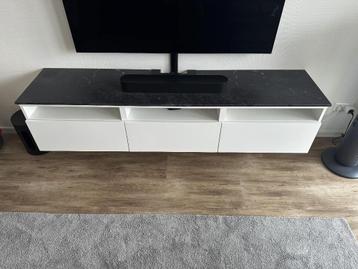 Besta tv-meubel met marmer bovenplaat beschikbaar voor biedingen