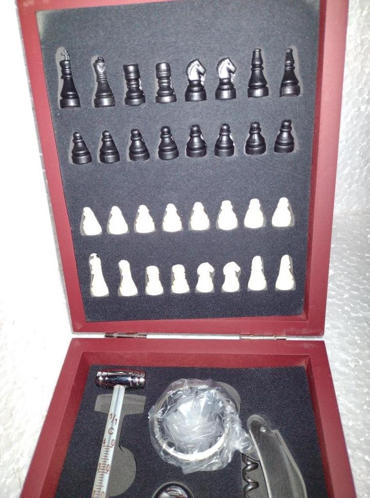 geschenk box wijn attributen schaakspel, Verzamelen, Wijnen, Nieuw, Frankrijk, Verzenden