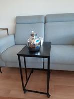 Aanschuif tafeltje. Zwart. 2 tafeltjes.1 is €25, 2 €40., Wandkapstok, Ophalen of Verzenden, Zo goed als nieuw, Minder dan 100 cm
