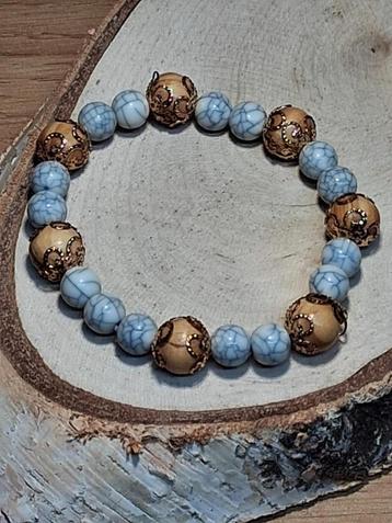 armband gemarmerde en houten kralen beschikbaar voor biedingen