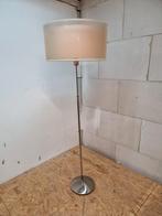 Mooie Staande Lamp met Dubbele Kap - 144cm Hoog, Huis en Inrichting, Lampen | Vloerlampen, Ophalen, Gebruikt, Metaal