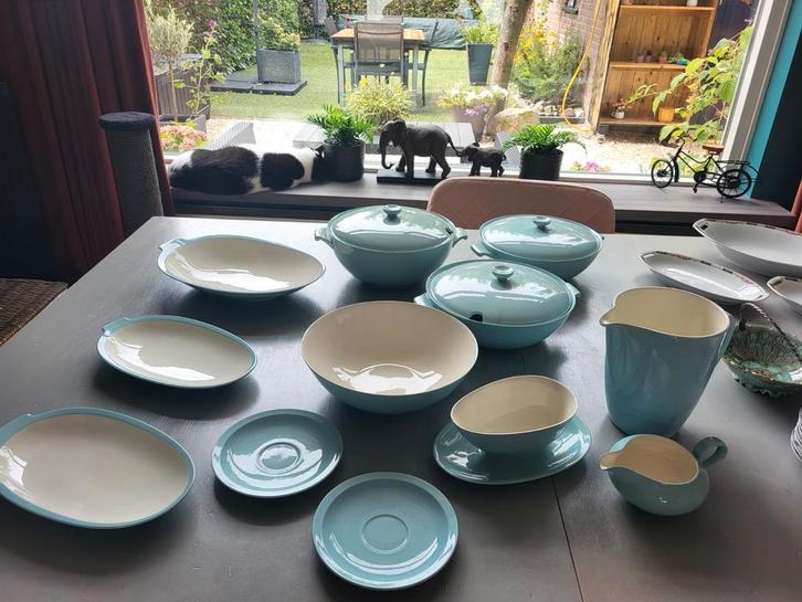 Pastel vintage servies set van Petrus Regout / Sphinx, Antiek en Kunst, Antiek | Servies compleet, Ophalen of Verzenden