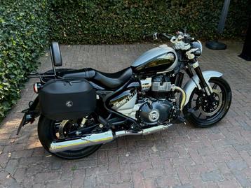Prachtige Royal Enfield SUPER METEOR 650 2023 3150km! beschikbaar voor biedingen