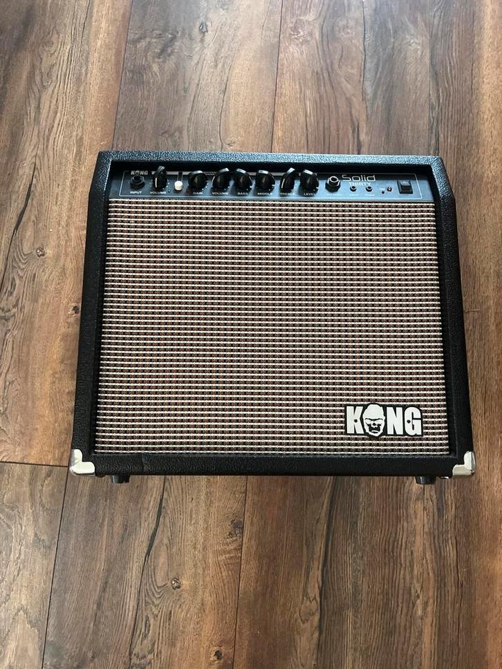 Kong Gitaarversterker - Solid Thirty, Muziek en Instrumenten, Versterkers | Bas en Gitaar, Gebruikt, Gitaar, Minder dan 50 watt