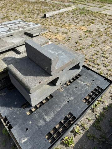 Gratis tegels divers, moet deze week weg beschikbaar voor biedingen