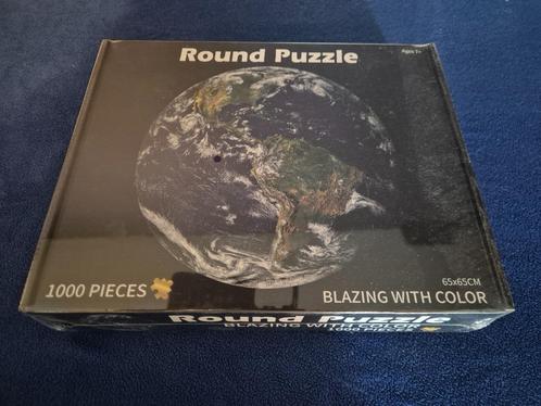 Ronde puzzel Blazing with color Aarde, Hobby en Vrije tijd, Denksport en Puzzels, Zo goed als nieuw, Legpuzzel, 500 t/m 1500 stukjes