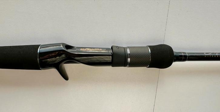 Megabass Orochi X4 Black Elseil F4.5-70x4 hengel JDM, Watersport en Boten, Hengelsport | Roofvissen, Zo goed als nieuw, Werphengel