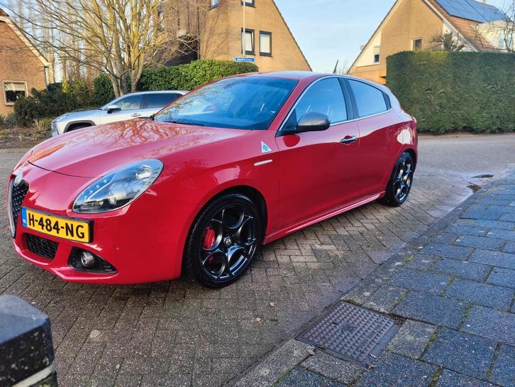 Alfa Romeo Giulietta 1.750 TBI - nieuwe koppelingen!, Auto's, Alfa Romeo, Particulier, Giulietta, ABS, Airbags, Airconditioning