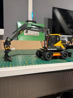 Verbouwde 1:32 Volvo EWR150E, Ophalen of Verzenden, Zo goed als nieuw, Tractor of Landbouw, Overige merken