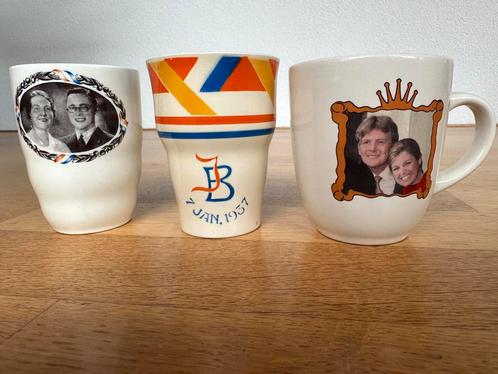 3 Koninklijke bekers en Wilhelmina wandbord, Verzamelen, Koninklijk Huis en Royalty, Zo goed als nieuw, Servies, Nederland, Ophalen