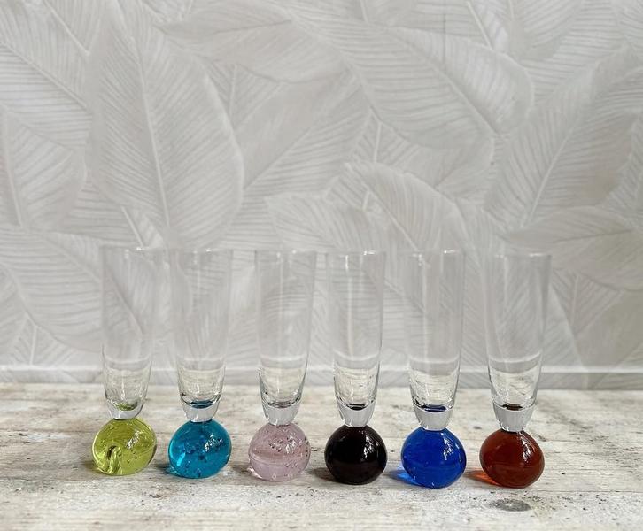 Vintage gekleurde glazen 6 stuks, Verzamelen, Glas en Borrelglaasjes, Zo goed als nieuw, Borrel- of Shotglas, Ophalen of Verzenden