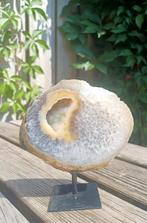 Agaat Geode op Standaard, Verzamelen, Mineralen en Fossielen, Ophalen of Verzenden