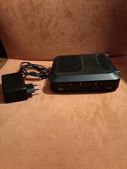 Cisco modem / router type 3925 (Ziggo), Computers en Software, Routers en Modems, Gebruikt, Router met modem, Ophalen of Verzenden