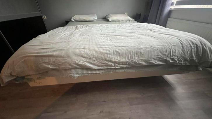 Mag direct weg! Bed 180x200 met topper en elektrische bodem, Huis en Inrichting, Slaapkamer | Bedden, Gebruikt, Tweepersoons, 180 cm