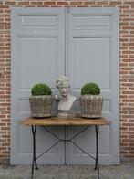 Oude deuren met mooi beslag, Ophalen