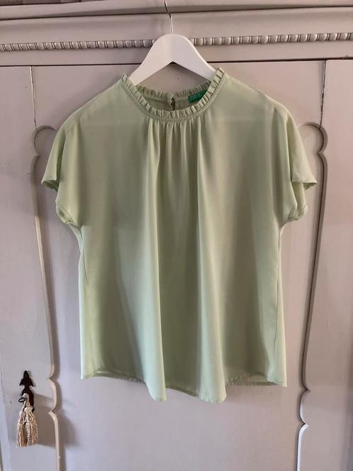 Benneton top maat M, Kleding | Dames, Tops, Zo goed als nieuw, Groen, Zonder mouw, Ophalen of Verzenden