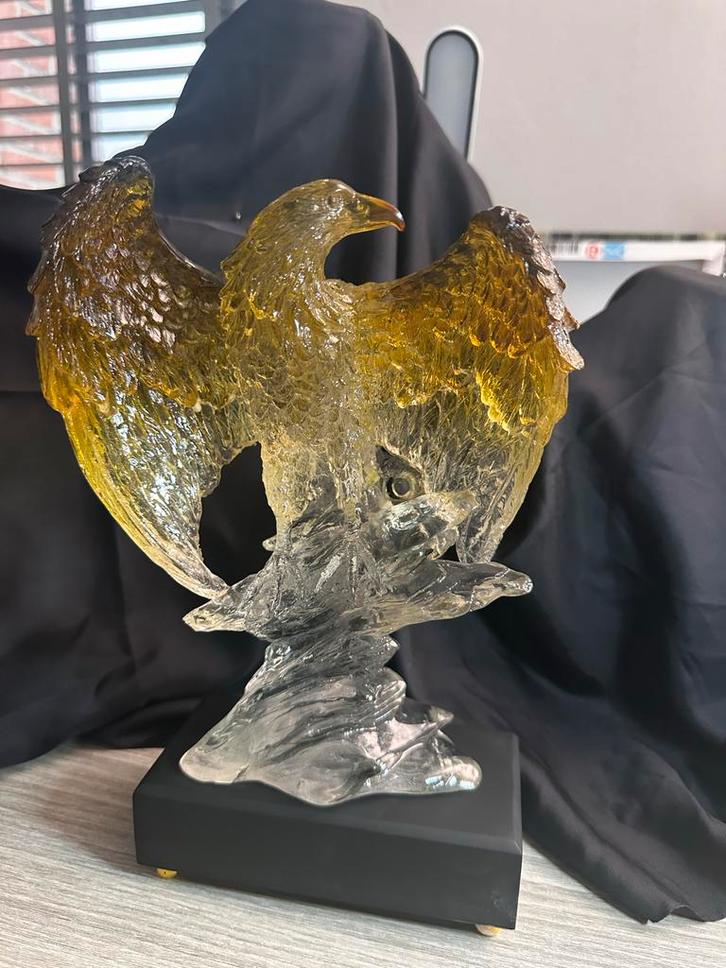 Resin Adelaar op Plateau - Prachtig Beeld, Antiek en Kunst, Kunst | Beelden en Houtsnijwerken, Ophalen of Verzenden