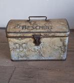 Vintage beschuitblik, Ophalen