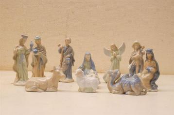 11 stuks Vintage porseleinen kerststal figuren 48320 beschikbaar voor biedingen