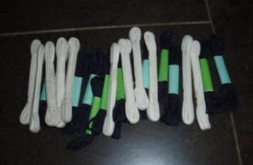 naaien veters blauw wit. beschikbaar voor biedingen