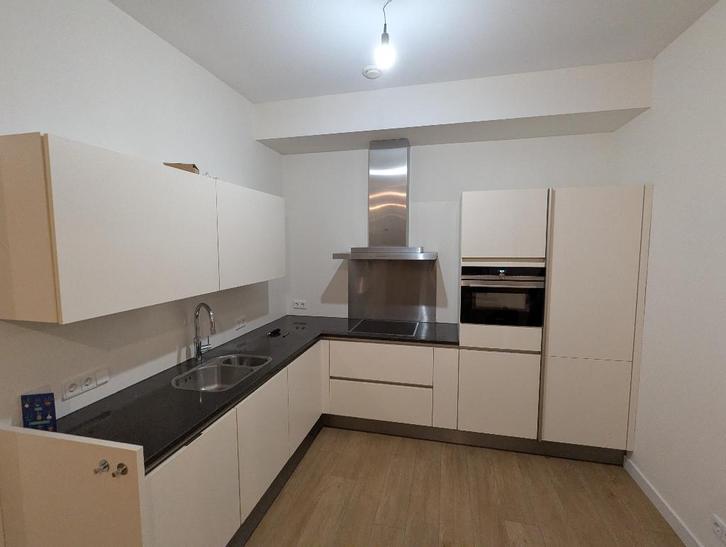 Complete keuken inclusief Siemens inbouw apparatuur, Huis en Inrichting, Keuken | Complete keukens, Gebruikt, Hoekkeuken, Wit