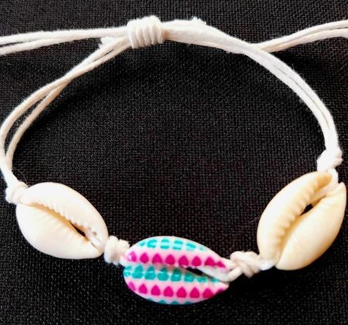 armbandje 3 schelpen turquoise/roze hartjes, Sieraden, Tassen en Uiterlijk, Armbanden, Nieuw, Overige materialen, Roze, Ophalen of Verzenden