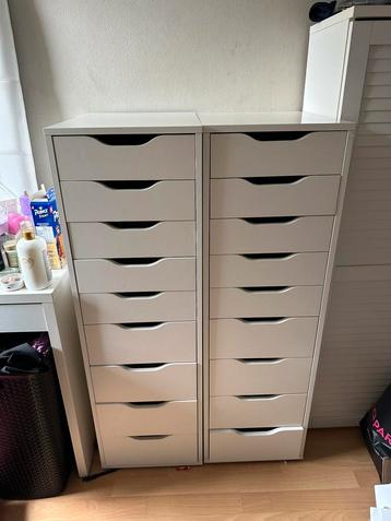 Twee Ikea Alex kast beschikbaar voor biedingen