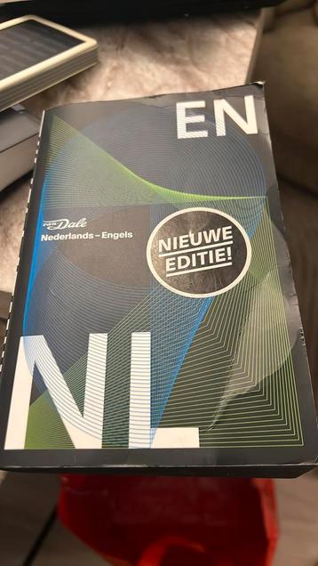 Van Dale Pocketwoordenboek Nederlands-Engels beschikbaar voor biedingen