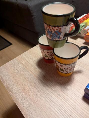 Nimet Turkse keramiek kopjes beschikbaar voor biedingen