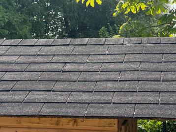 8 stuks zwarte Easy Shingle dakbedekking / dakleer beschikbaar voor biedingen