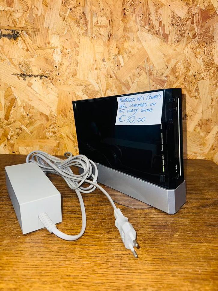 Nintendo Wii (zwart) inclusief standaard en Wii Party Game, Spelcomputers en Games, Games | Nintendo Wii, Ophalen