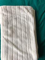 Mooie witte fluffy fleece deken woondeken 160 x 125 cm, Huis en Inrichting, Woonaccessoires | Plaids en Woondekens, Zo goed als nieuw