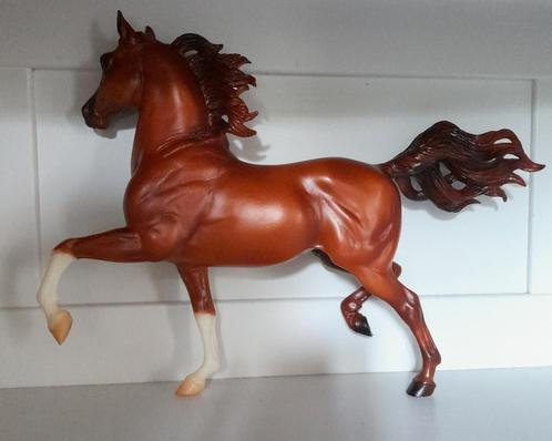 Breyer Traditional Atlantis Bey V (3700 made), Verzamelen, Dierenverzamelingen, Zo goed als nieuw, Beeldje of Figuurtje, Paard