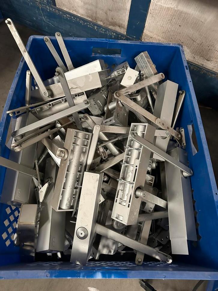 Deurdrangers, Doe-het-zelf en Verbouw, IJzerwaren en Bevestigingsmiddelen, Zo goed als nieuw, Ophalen